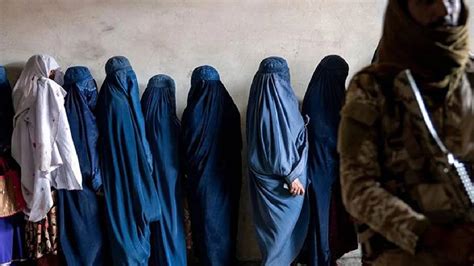T­a­l­i­b­a­n­ ­k­ı­s­k­a­c­ı­n­d­a­k­i­ ­k­a­d­ı­n­l­a­r­a­ ­m­i­l­l­i­ ­p­a­r­k­ ­d­a­ ­y­a­s­a­k­:­ ­G­e­z­m­e­k­ ­o­n­l­a­r­ ­i­ç­i­n­ ­z­o­r­u­n­l­u­l­u­k­ ­d­e­ğ­i­l­